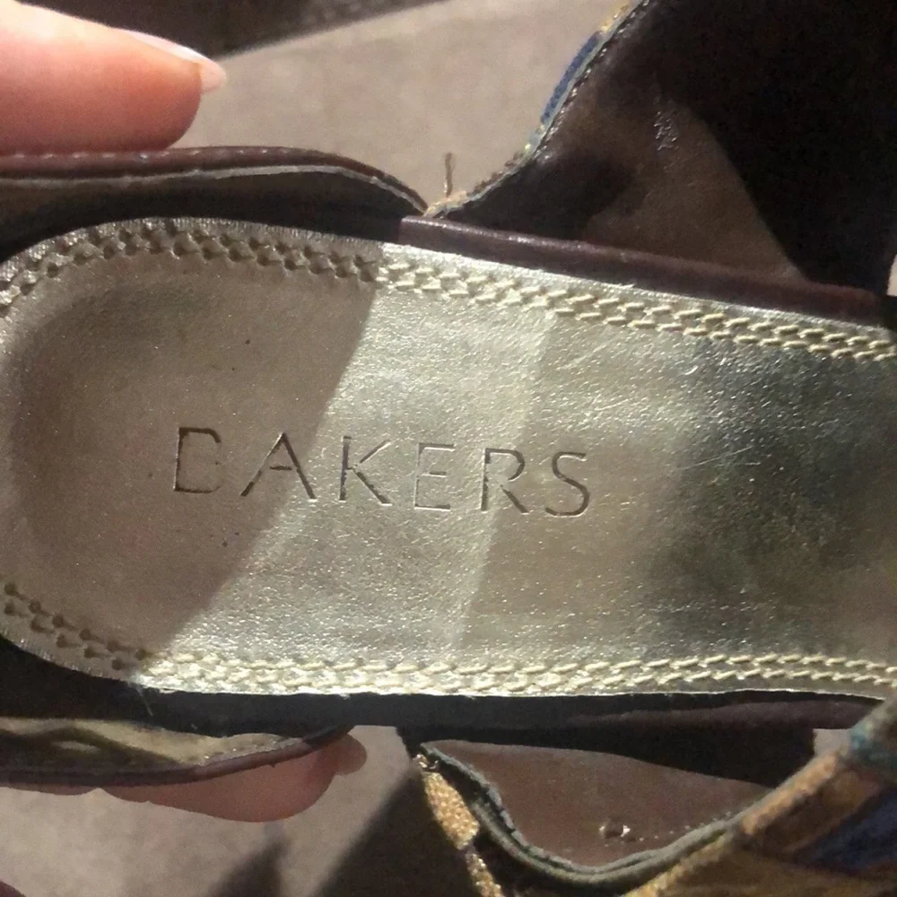 Bakers vintage Y2K 90s studded leather platform heels 7.5M